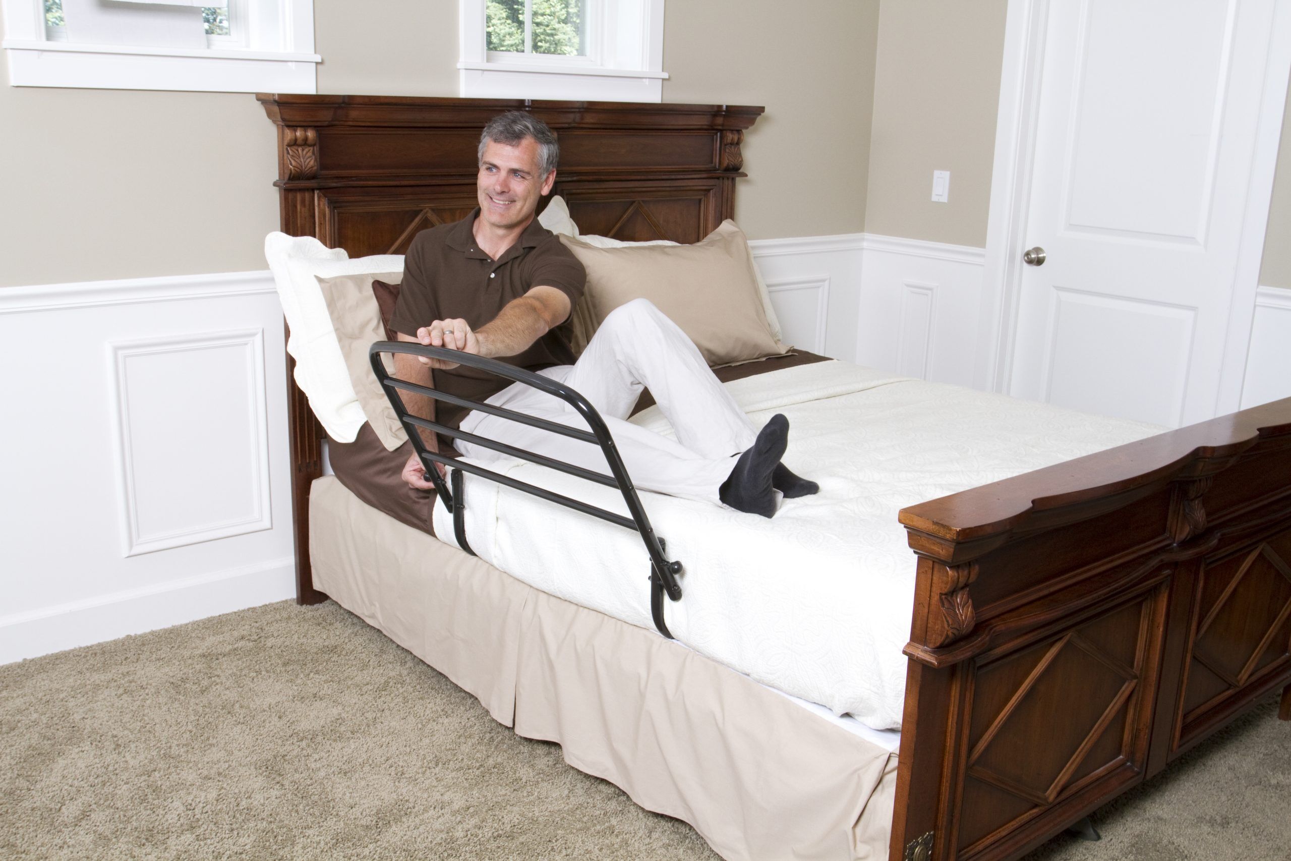 Stander 30" Safety Bed Rail & Pouch - Image 2